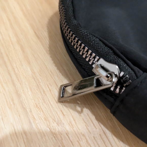 Halara Black Crossbody Bag - Picture 6 of 7